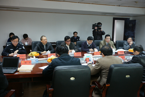 针对我省律师界人大代表和政协委员的意见和建议,刘树根巡视员当即